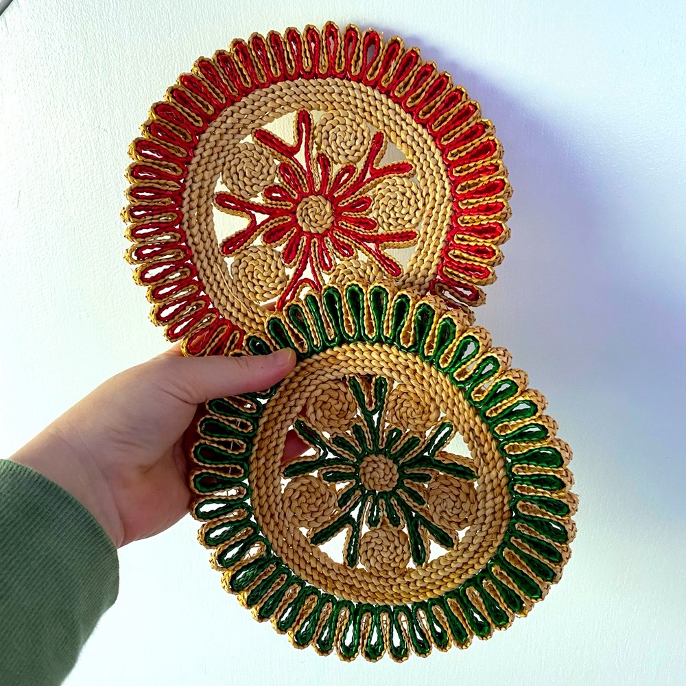 Vintage rattan trivets pair mint condition
